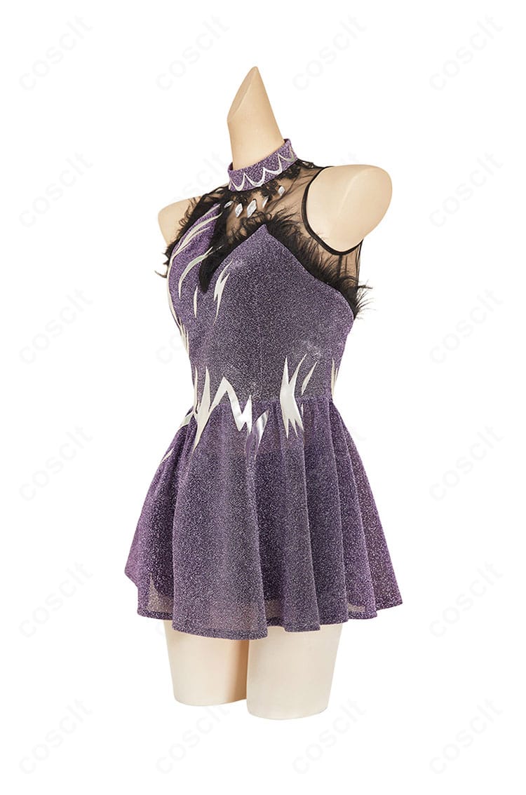 左側面図。袖口から裾への流線と生地の落ち感を確認できるフィギュアスケート衣装