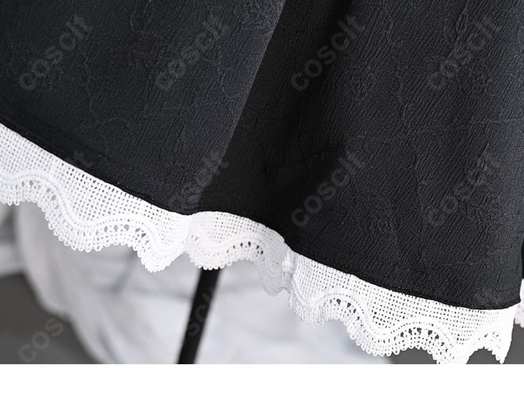 スカート裾のレース模様装飾。ゴシックテイストを強調する近接写真