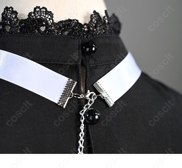 背面ボタンと縫製の仕上げが分かるディテールショット