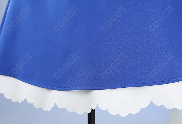 スカート裾の装飾ディテール（フレア量とヘム仕上げ）