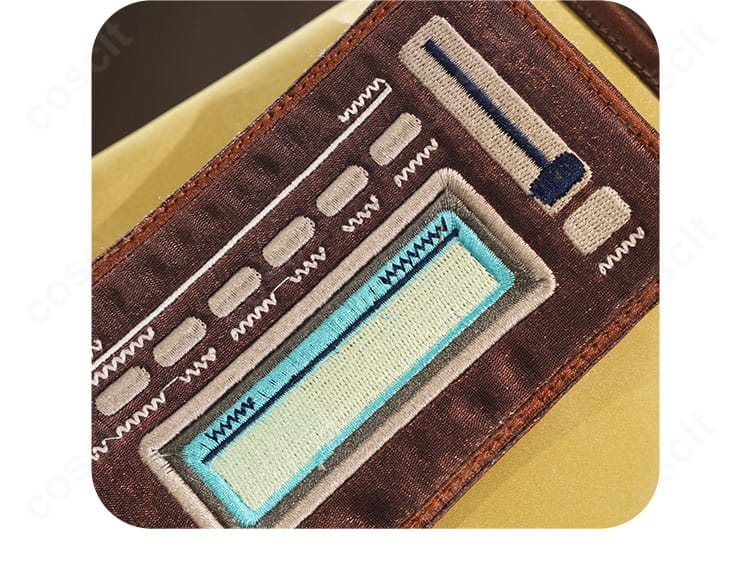 巡音ルカ コスプレ衣装の右袖装飾。袖口のラインと金調パーツの配置を再現。