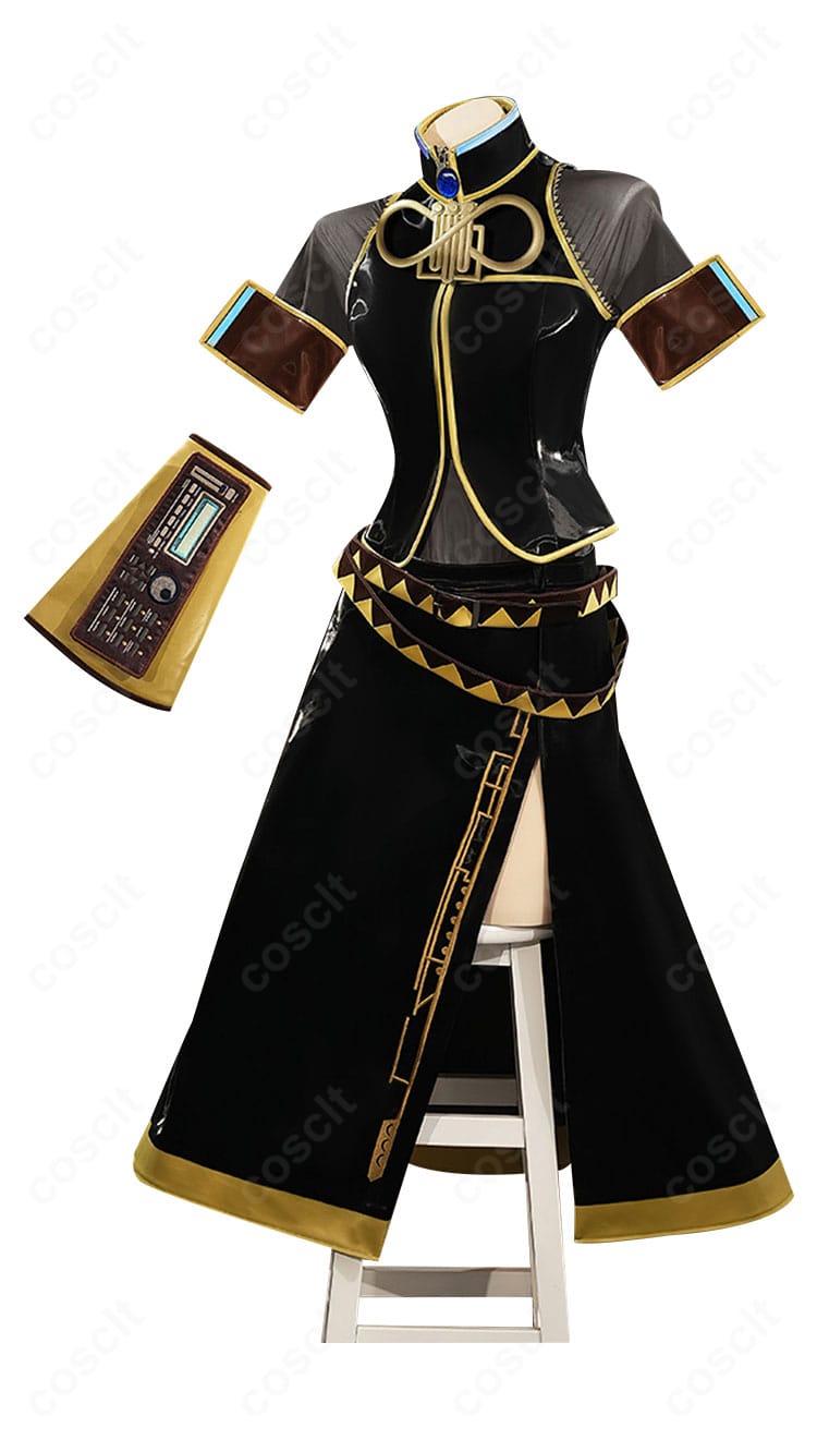 巡音ルカ コスプレ衣装の側面。ハイサイドスリットとレッグカバーで脚線が映えるシルエット。