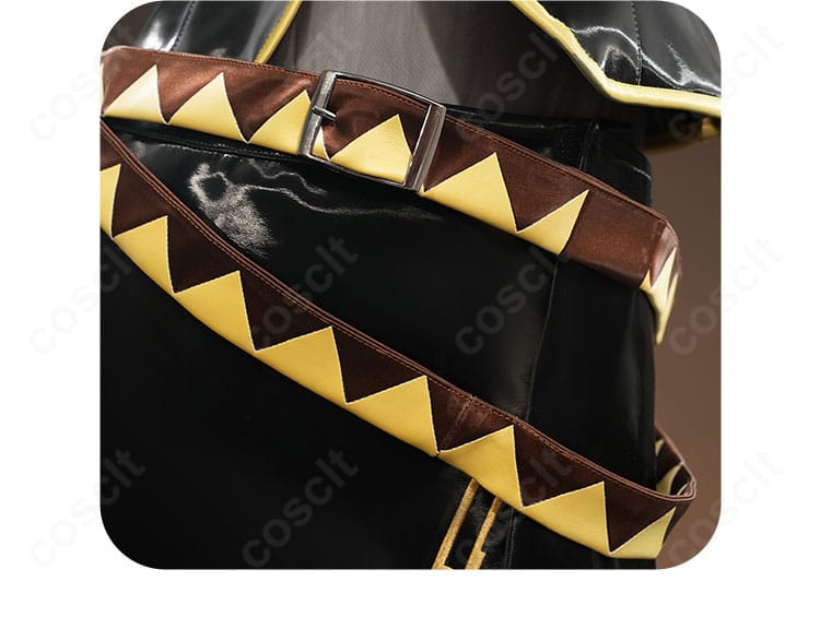 巡音ルカ コスプレ衣装のウエスト装飾。ベルトとメタリック調パーツでステージ感を強調。