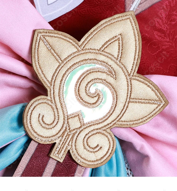 寒鴉（ハンヤ）衣装の背飾りディテール。独特の意匠を美しく再現したアクセント。