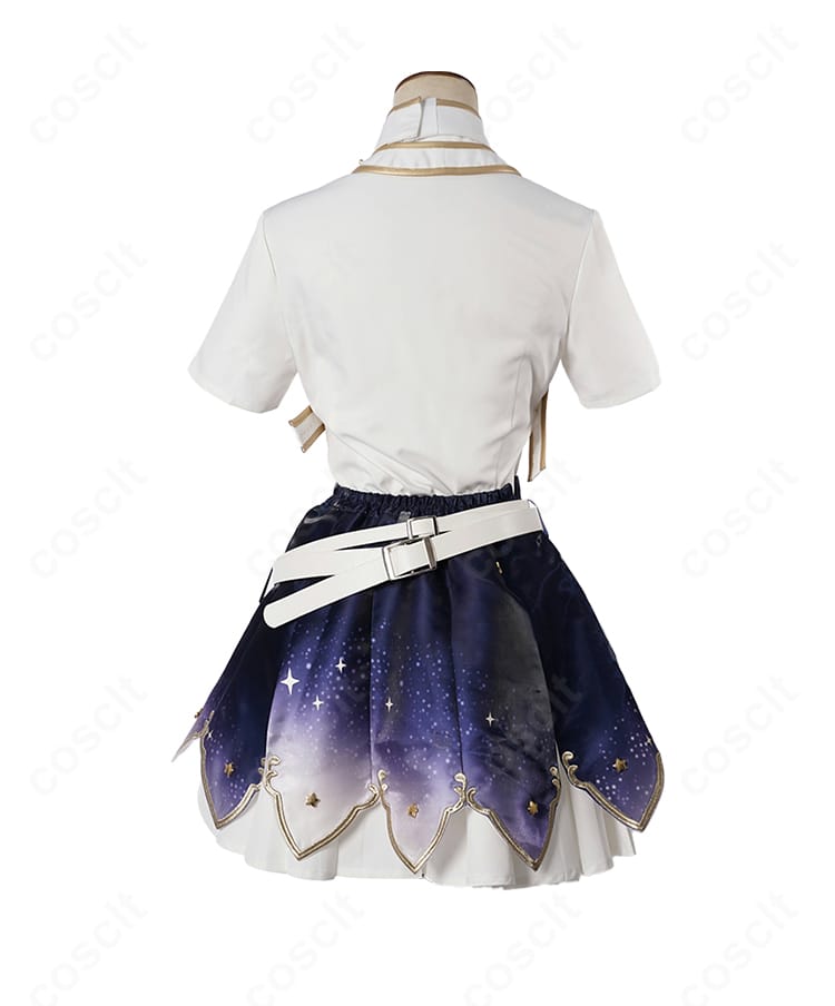 白上フブキ キング衣装のインナー半袖シャツ背面。肩線と背ダーツのラインで体に沿う設計。