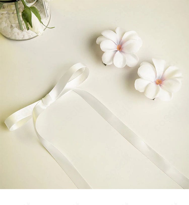 ティファ・ロックハート 水着コスプレ 髪飾りディテール。可愛らしいアクセント