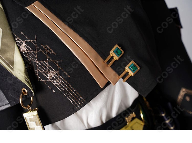 襟部分の近接ディテール。装飾パーツの固定とステッチワークが見えるアップ