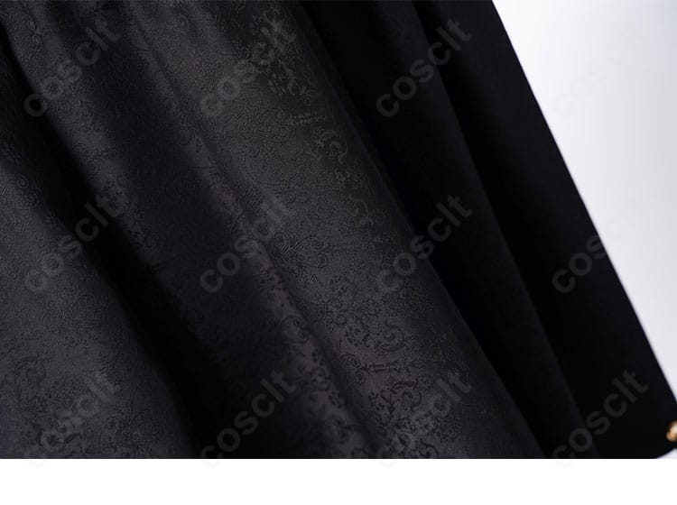 花柄装飾ディテールのアップ。パターンの配置と縁取りの精緻さを示す写真