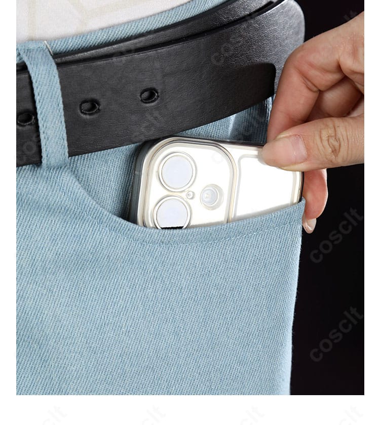 玖夜コスプレ 衣装と肩バッグのセット感。小物まで統一された一体的コーデ。