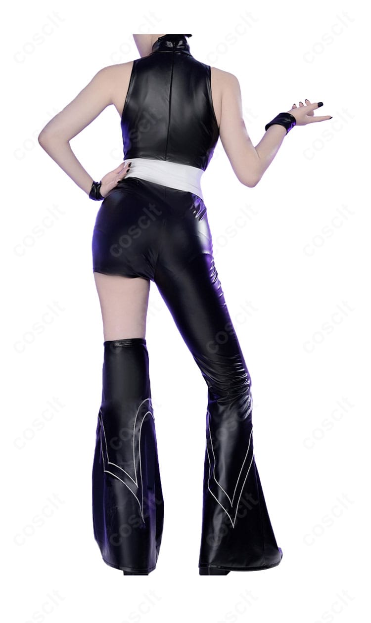 パンティ＆ストッキング コスプレ衣装の背面全体。開閉部とライン取りを確認できる後ろ姿。