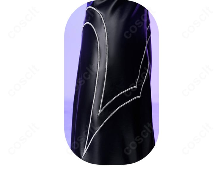 パンツ部の装飾ディテール。レッグラインを美しく見せるカッティングと縫製。