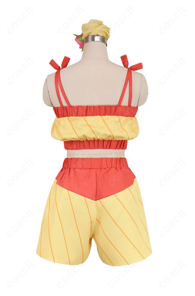 カスミ衣装の背面全体。背面の切り替えや丈感を分かりやすく写した画像。