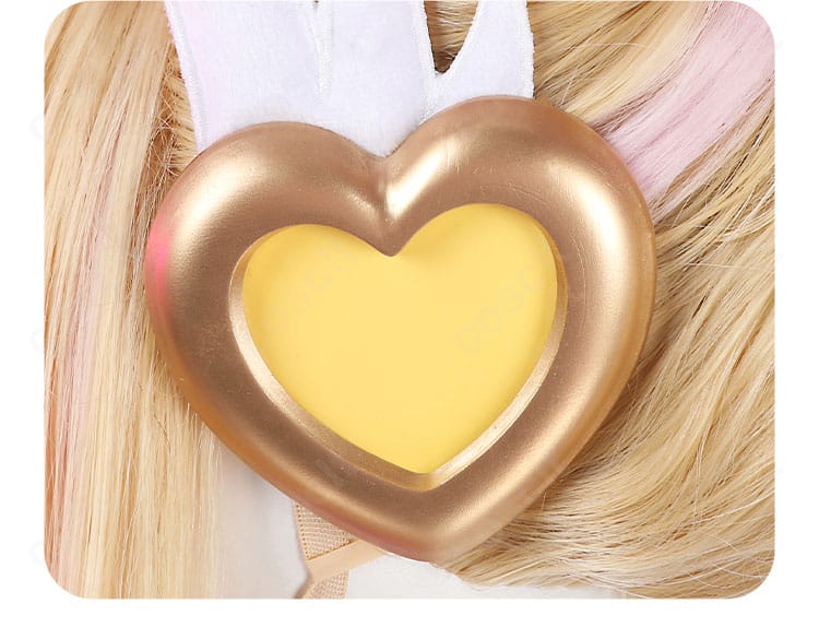 ジュノのヘアアクセサリー正面。ハートモチーフと光沢素材のコントラスト