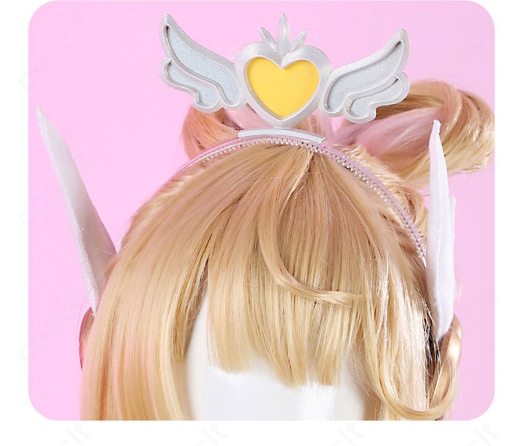 ヘアアクセサリー正面ディテール。中央ハートと光沢生地の組み合わせ