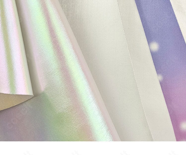 装飾ディテールの近接写真。高品質なパーツ使いと丁寧な縫製で撮影映えする質感。