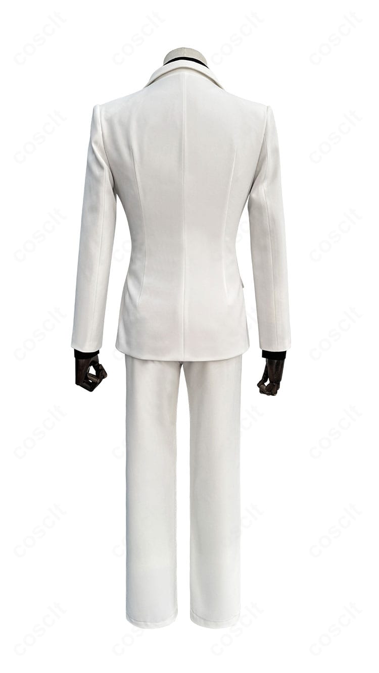 スーツ衣装の背面写真。背中のシームとベントの処理まで丁寧に再現されたクオリティ。