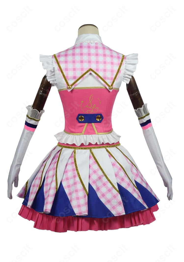 アイカツ！星宮いちご Soleilステージ衣装の背面。背中の切り替えとスカーフの見え方を詳細に表現。