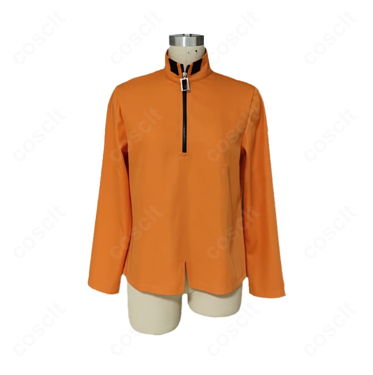 月永レオ 秋冬私服のインナー長袖ディテール。素材感と袖口の仕上げを示すクローズアップ。