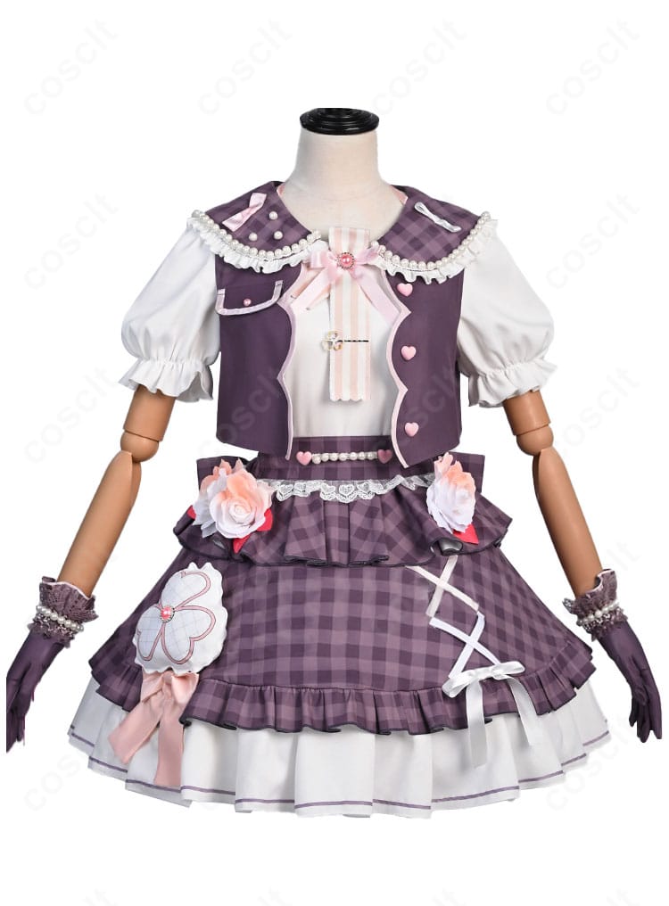 桃井愛莉 4周年MORE MORE JUMP！コスプレ衣装の正面。胸元装飾とスカーフ、スカートのハリ感が分かる構図。