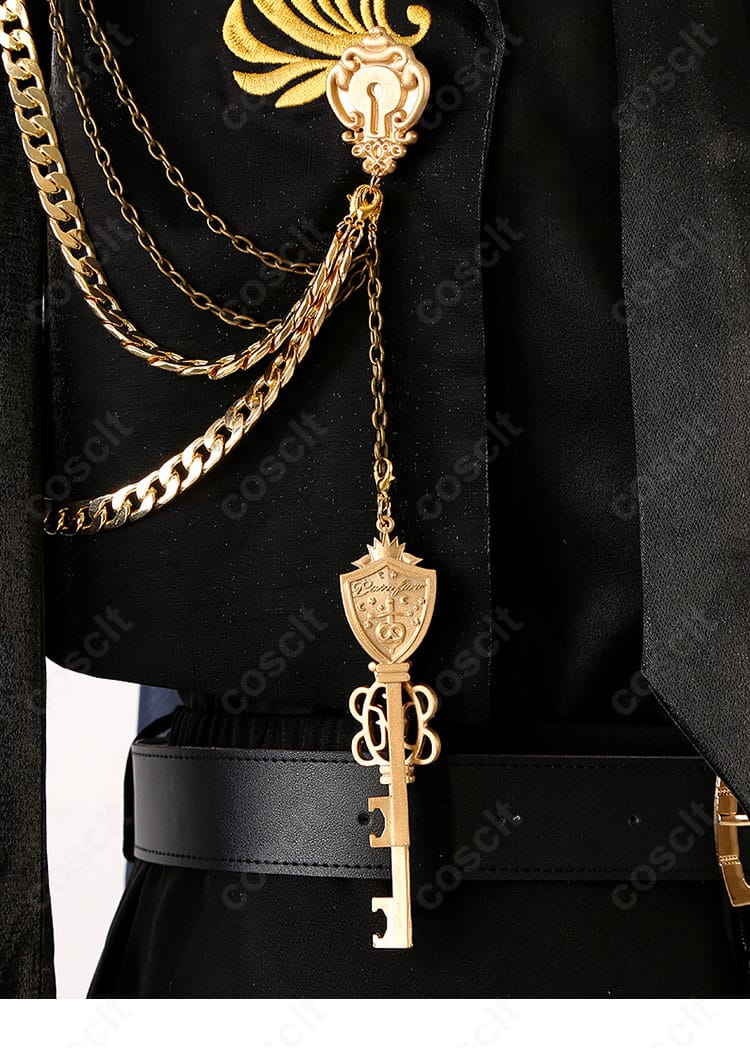 ツイステ 5周年記念衣装の肩飾り近接。エポレット風の造形、装飾パーツの重なりと光沢を捉えた写真。