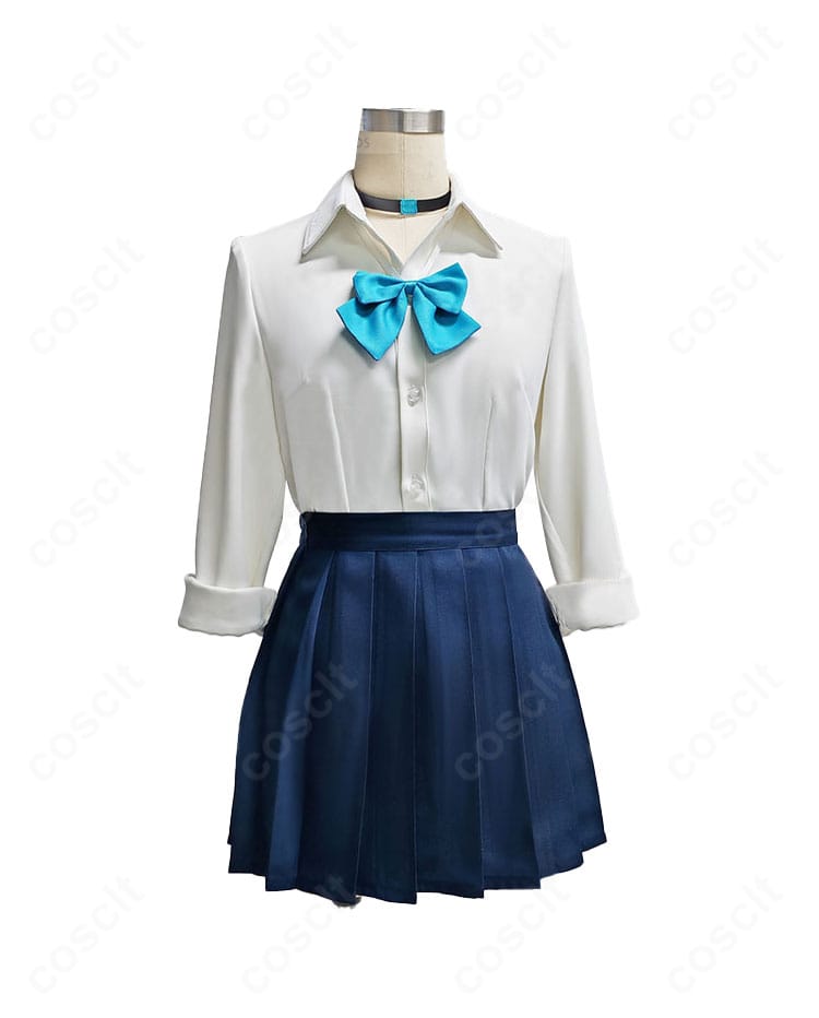 一之瀬アスナ 制服コスプレの正面全身。トップスとスカートのシルエット、落ち着いた色味と爽やかな印象が分かる画像。