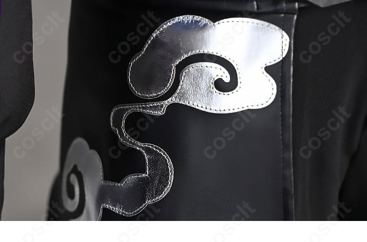 コルセットのパターン意匠詳細。エンボス調の模様とステッチワークがわかるマクロショット。