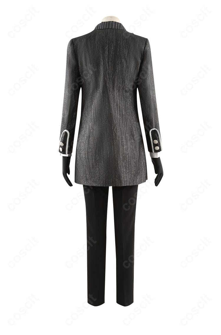 マレウス・ドラコニア ハロウィン ナイトメア―スーツ背面。背中のライン取りと裾の落ち感がわかる後ろ姿。