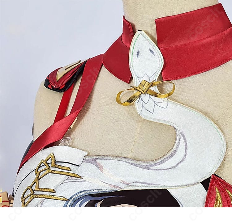 キアナ・カスラナ衣装の襟元ディテール。精緻な刺繍と装飾パーツの質感が見える。