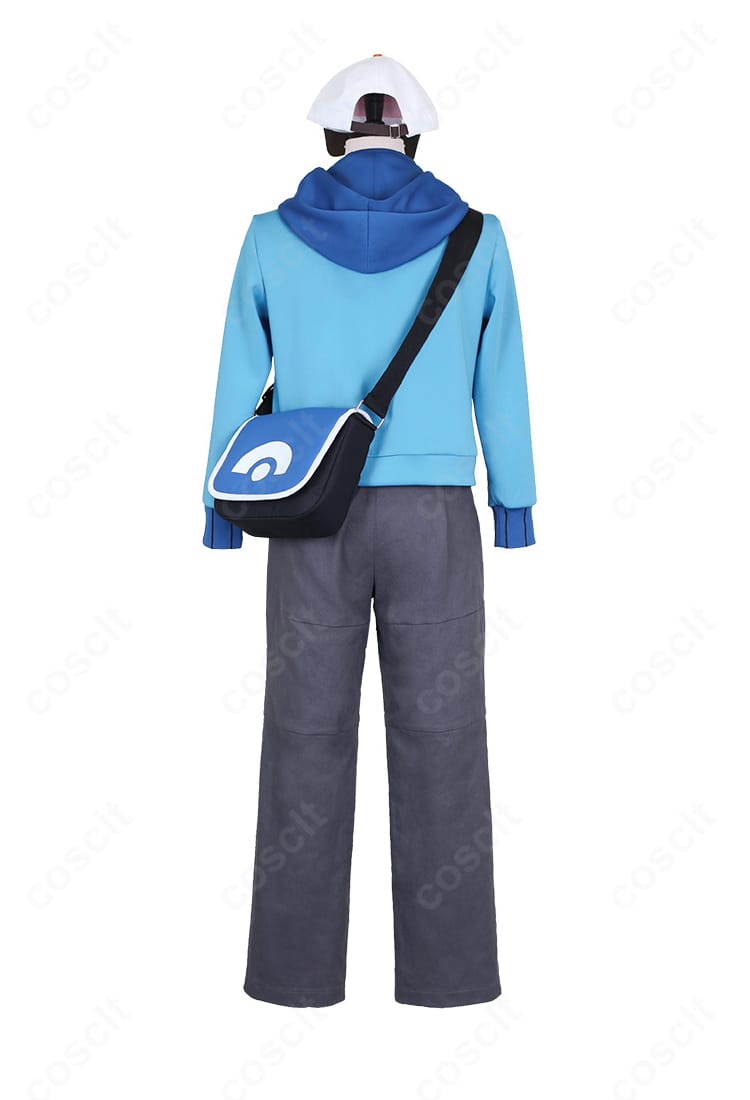 背面全体図。フードやバッグストラップ位置、ズボンのラインなど後ろ姿のシルエットが分かる。