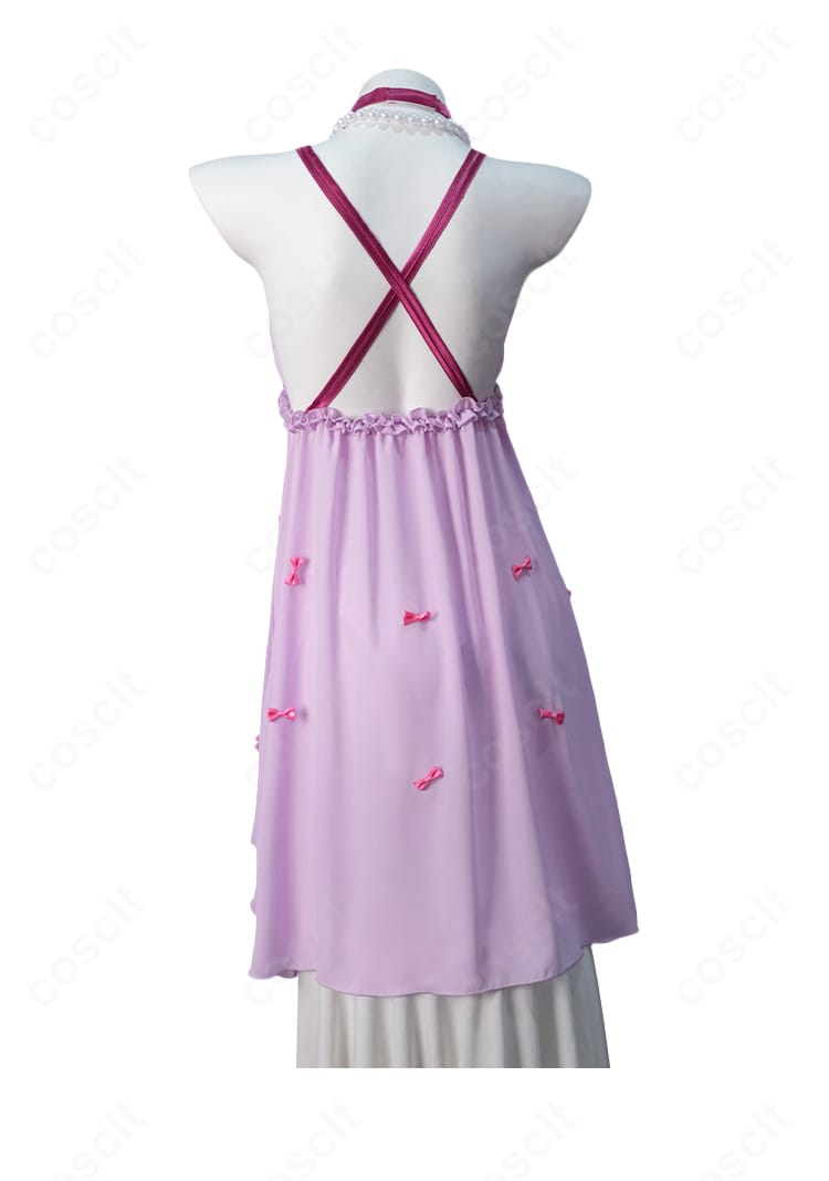 加藤恵 ランジェリーver.コスプレ衣装の背面。後ろ姿のラインや装飾の仕上がりが分かる画像。