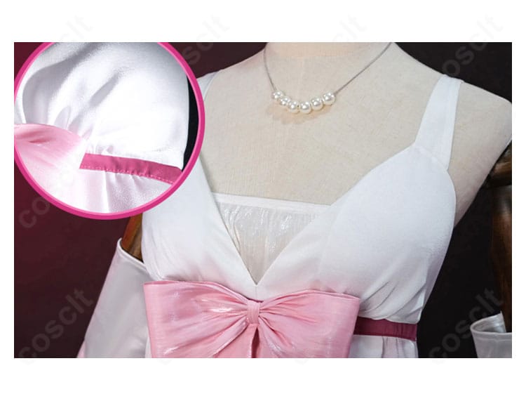 襟元ディテールの近接。刺繍風装飾と縁取りの処理が見えるクローズアップ