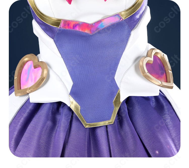 スカート裾の背面装飾。ステッチとヘムラインの美しい仕上がりがわかる画像