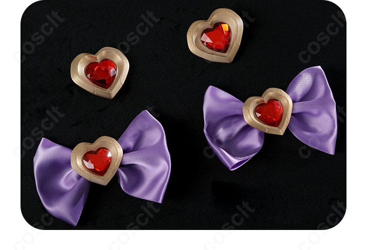 足元と靴の装飾細部。色合わせと質感を確認できる画像