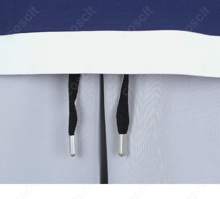 腰回りの装飾ディテール。コーデ全体のアクセントとなる意匠