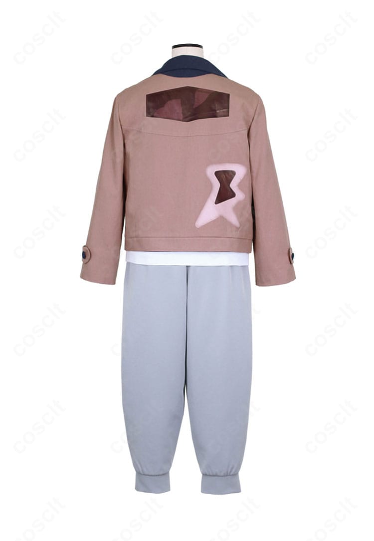 ガイ衣装の背面。コート背中の意匠と装飾配置を確認できるディテールショット