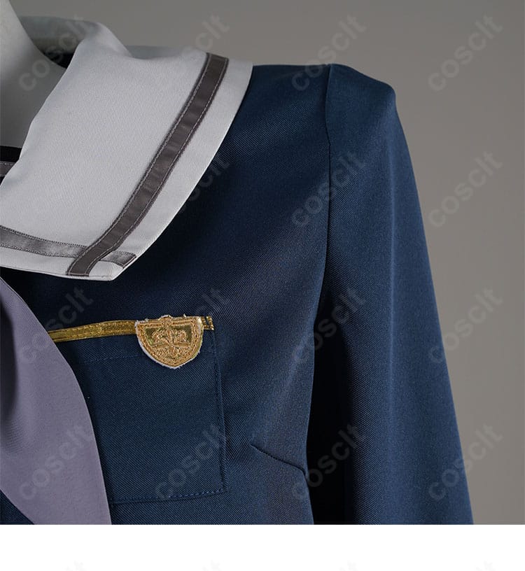 若葉睦 制服コスプレの肩・袖ディテール。肩線の縫製と袖口の形状、ステッチの丁寧さをクローズアップ。