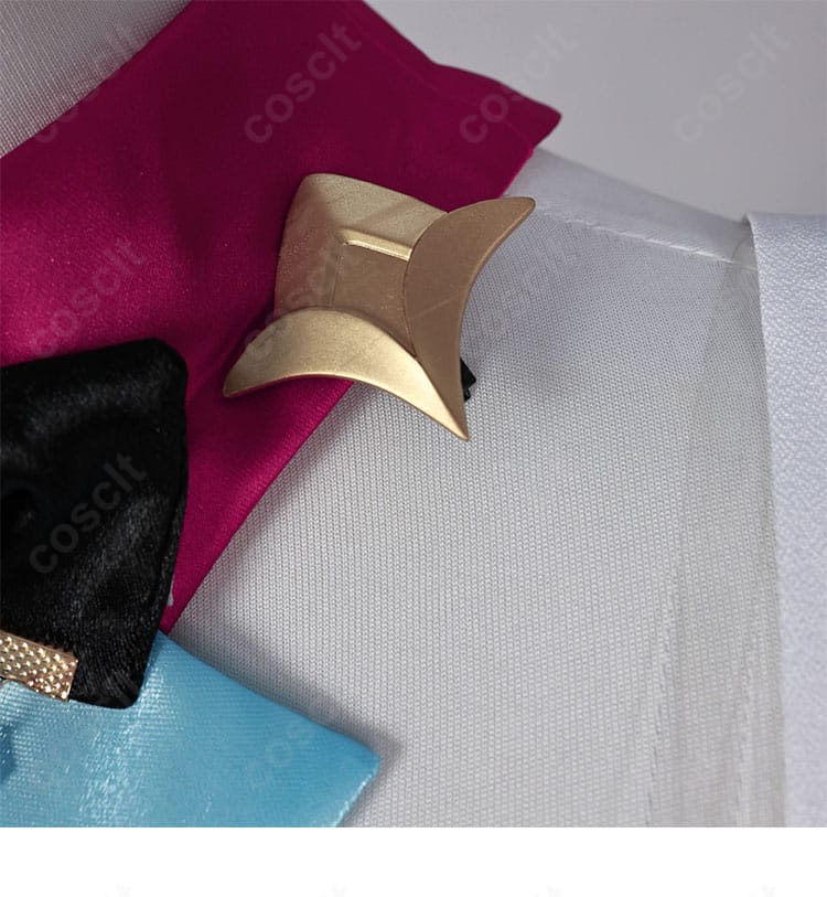 原神 エスコフィエ衣装の襟元装飾。襟のステッチとトリムの精度、装飾パーツの配置を示すアップ。