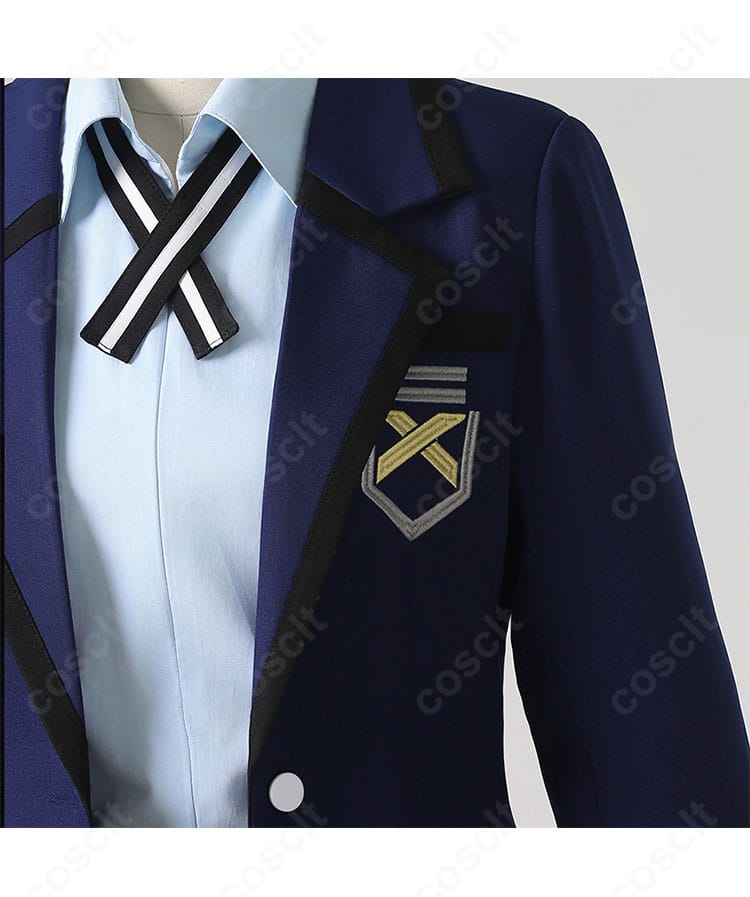 襟元の装飾と刺繍のクローズアップ。糸色のコントラストとエッジの美しさが伝わるディテール写真。