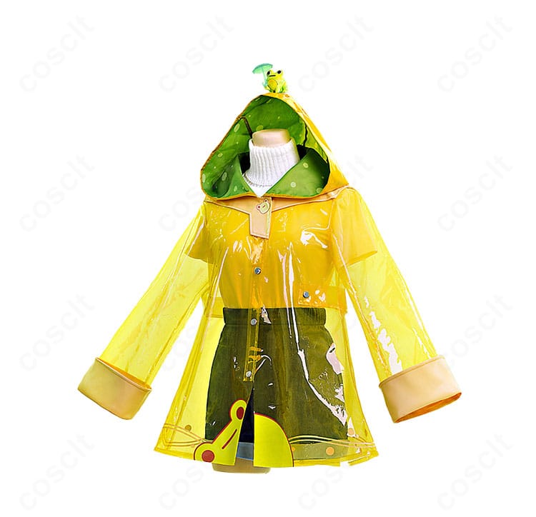 メイ コスプレ衣装の右側面。外套のラインとレッグカバーのフィット感を確認できる画像