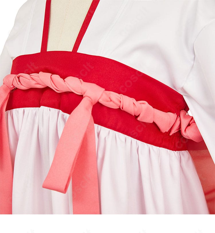 胸元ディテール。猫猫（マオマオ）衣装の胸前デザインや刺繍風意匠を捉えた近接画像