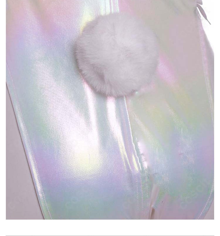 バニー尻尾のディテール。ふんわり質感で後ろ姿の完成度を高める。