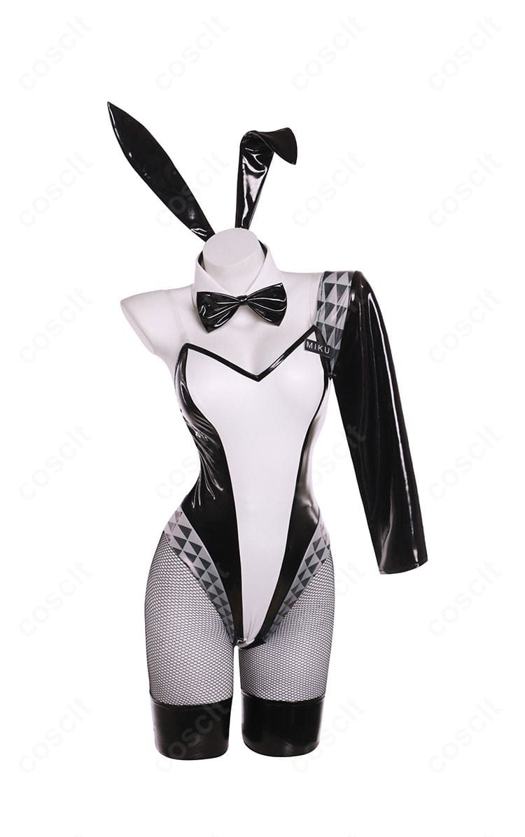 初音ミク バニーVer. コスプレ衣装の正面ディテール。レオタードのラインと襟元の仕上げが分かる。