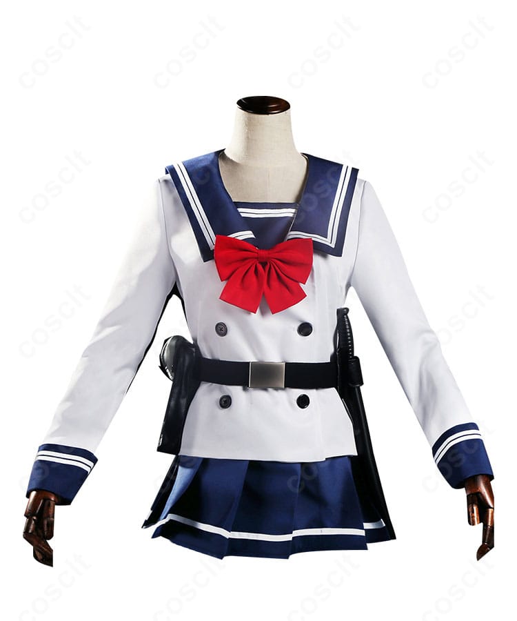 本城遊理 コスプレ衣装の正面全身。トップスのハリ感あるシルエットとスカーフの差し色、ベルト位置のバランスが確認できます。