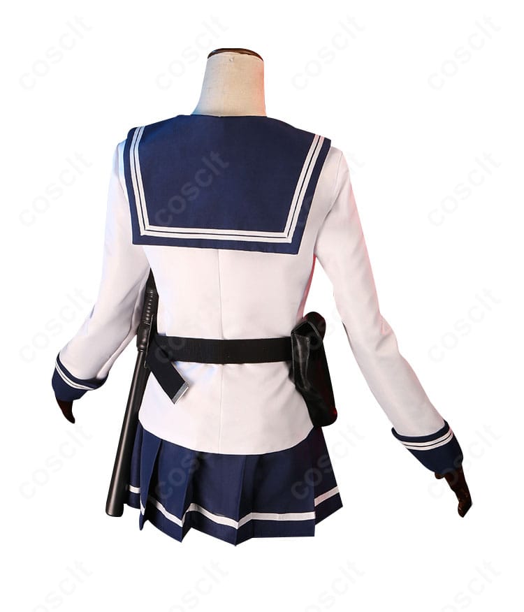 本城遊理 コスプレ衣装の背面。背中からベルトの通し方、スカートの落ち感、後ろ姿の再現度を示すディテール。