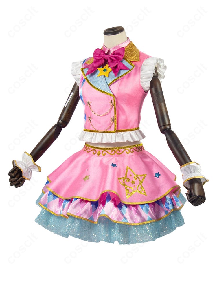 虹野ゆめ ピンクスターコーデ衣装の左側面。スカートの広がりとサイドの装飾バランスが分かる画像。