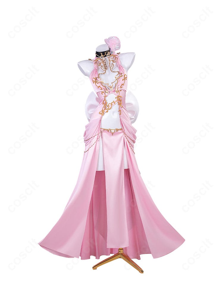 C.C.(シーツー)ピンクドレスの正面ディテール。胸元の装飾と刺繍、上質な発色を確認できる画像。