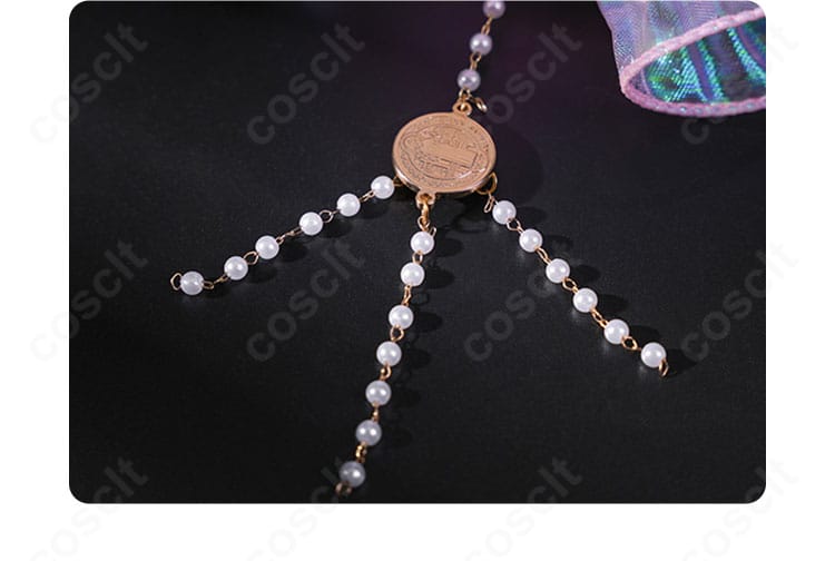 C.C.衣装のヘアアクセサリー接写。形状と装着部の構造が分かる。