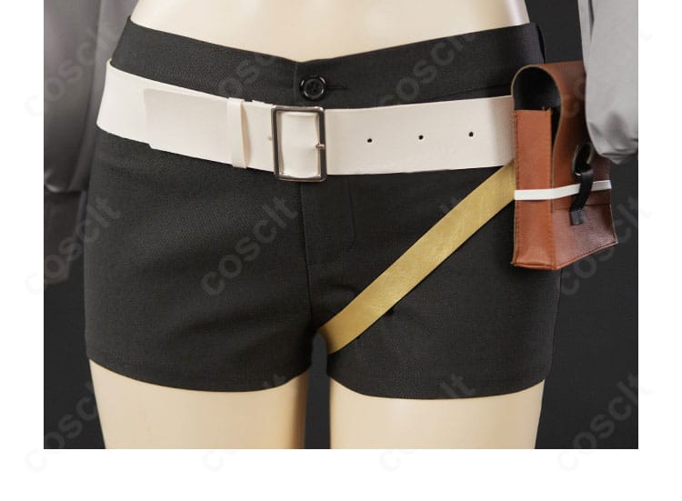 腰ベルトの装飾ディテール。バックル・ホール位置・質感まで確認できるクローズアップ。