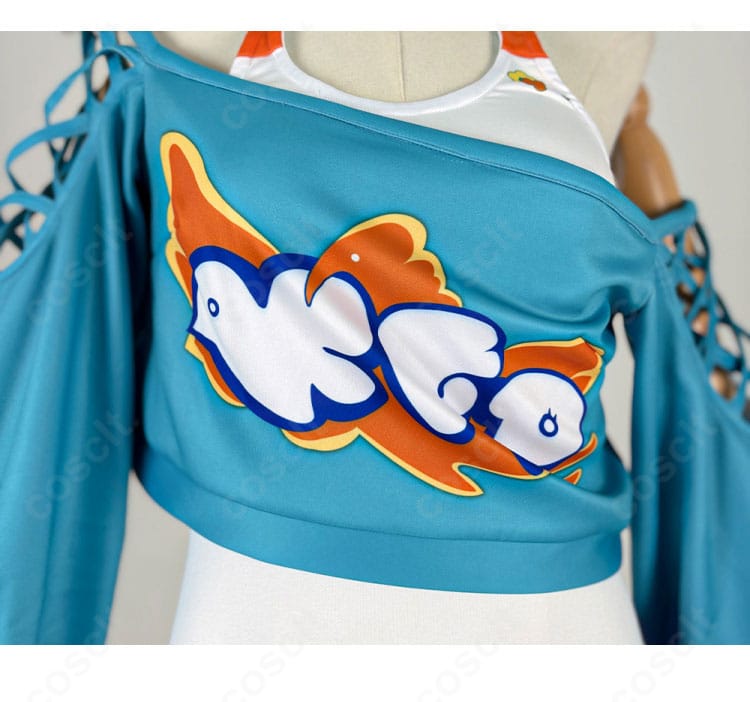 小鳥遊キアラ新衣装コスプレの襟元クローズアップ。装飾と柄の作り込みがアップ撮影でも映える仕様。