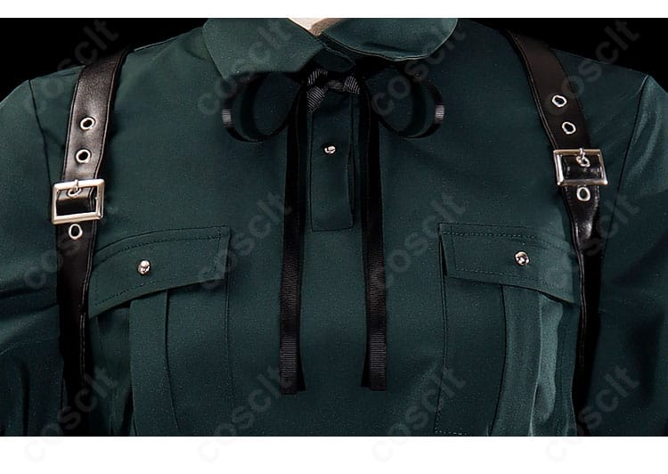 海老塚智 衣装のネクタイ装飾のアップ。可愛らしいアクセントと結びの整いを強調。